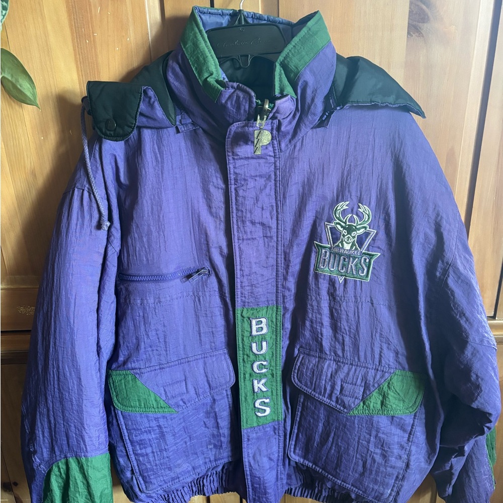STARTER Vinatge Purple and Green Bucks Puffer Jacket Reversible
